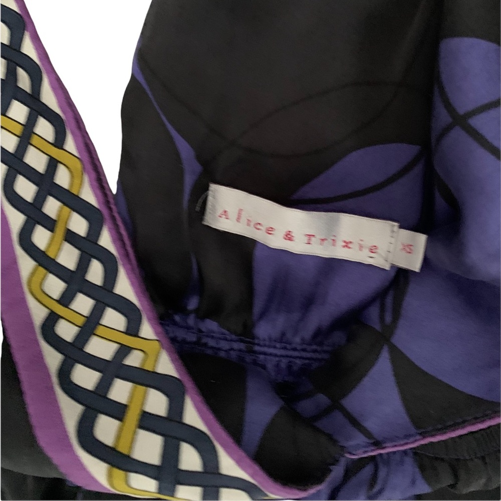 Alice and Trixie Sleeveless 100% silk multiprint top. - Picture 2 of 2